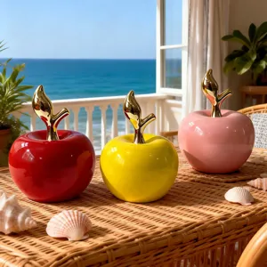 Set di statuette di mele in ceramica decorative con stelo dorato per tavolo soggiorno