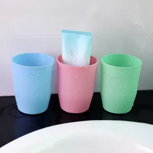 Bicchiere da risciacquo minimalista in plastica opaca, stile nordico set di tre tazze da bagno