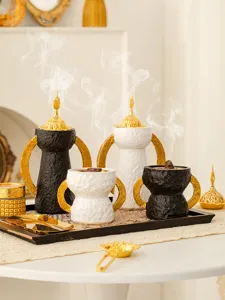 Bruciatore di incenso in stile arabo con orecchio dorato dettaglio decorazione d'interni