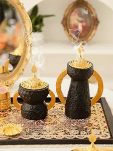 Bruciatore di incenso nero e oro stile arabo, elegante coperchio traforato per casa