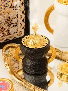 Bruciatore di incenso nero oro stile arabo supporto bakhoor con coperchio a cupola decorazione casa
