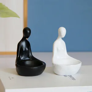 Bougeoir en résine figurine humaine zen assis support de bougie décoratif chic