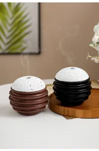 Moderne kreative Wabenkugel Weihrauchbrenner mit geripptem Sockel und Sprenkelkuppel fur Dekor.