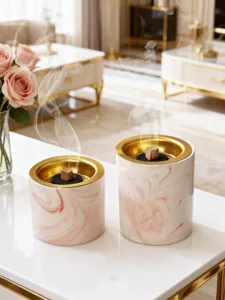 Rosa Marmor Keramik Weihrauchbrenner Set mit Goldrand fur luxuriose Heimdekoration Aromatherapie.