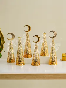 Gouden holle metalen wierookbrander, Midden-Oosterse stijl tafel aromatherapie detail.