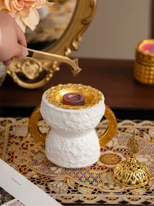 Bruciatore di incenso in stile arabo orecchie d'oro censo bianco decorazione casa.