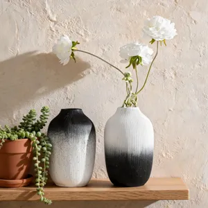 Minimalist Black White Gradient Resin Vase Wabi-Sabi Decorative Flower Vase For Home Office Entryway Tabletop Decor