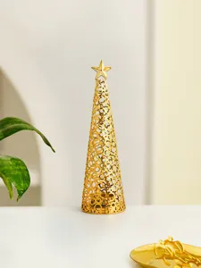 Gedetailleerde close-up van de elegante gouden holle metalen wierookbrander.
