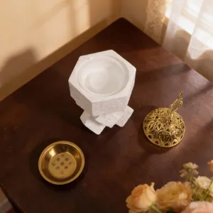 Middle Eastern style resin cross-knot incense burner Arabic aromatherapy holder for decor.