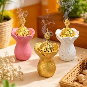 Brûleur d'Encens en Résine Créatif du Moyen-Orient Brûleur Arabe Diffuseur d'Aromathérapie Décoration Maison avec Couvercle en Métal Ajouré