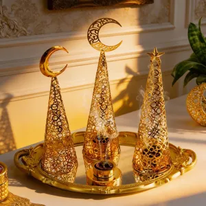 Midden-Oosten gouden holle metalen wierookbrander set met spiegelende schaal.