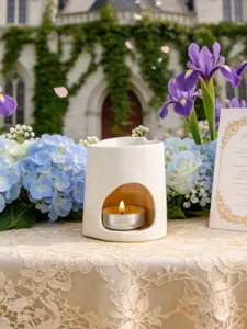Bruciatore di essenze in ceramica a forma di cuore per decorazione romantica di matrimonio.