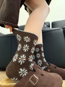 Retro floral wool socks for women, autumn winter cozy warm mid-tube knit hosiery