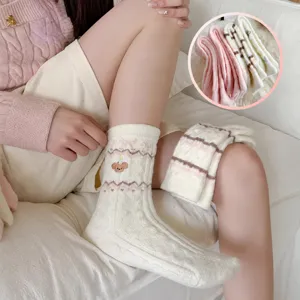 Calzini termici carini da donna autunno inverno addensati caldi morbidi con bella ricamo