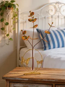 Nordischer Eisenkunst Reagenzglas Glasvase Desktop Dekor mit goldenem Schmetterling Ornament.