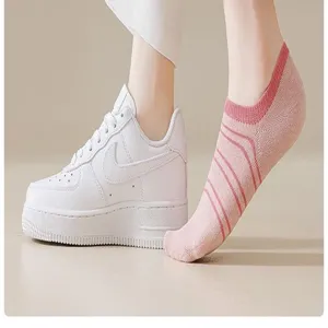 Women pink stripe shallow boat socks summer thin breathable invisible low cut casual socks.