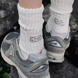 White ribbed terry bottom socks with print, Japanese cityboy style streetwear crew socks.