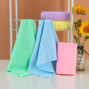 Soft coral fleece towel, thickened absorbent bath towel, home daily face and body wash towel.
