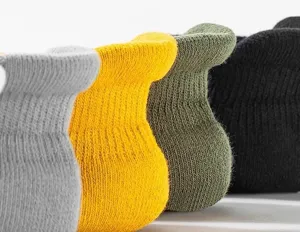 Detailed view of thick loop athletic short socks, non-slip design for comfortable sports.