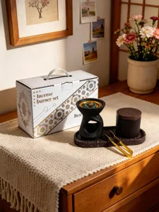 Conjunto de quemador de incienso de resina con diseño de agujero creativo y decoración de mesa.