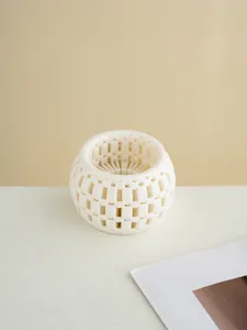 Weißer 3D gedruckter hohler Kerzenhalter moderne minimalistische Tischkunst Dekoration