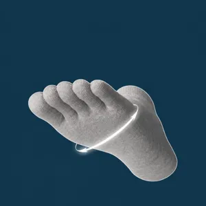 Calzini a cinque dita grigi, traspiranti e assorbenti per il massimo comfort sportivo.