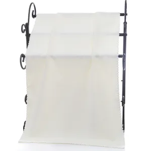 Douce serviette de bain en velours de corail blanc, epaissie et absorbante pour la maison.