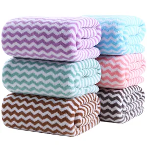 Soft coral fleece bath towel set with wave pattern, absorbent thickened home towels for daily use.