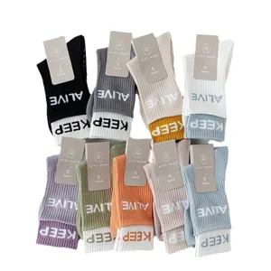 Chaussettes de yoga antidérapantes pour femmes fitness sport respirantes multicolores
