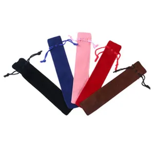 Set van meerkleurige fluwelen pen tassen draagbare etuis voor vulpen en sieraden opslag.