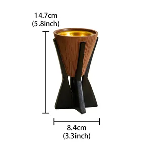 Brûle-encens conique en résine imitation bois style arabe avec un support noir élégant