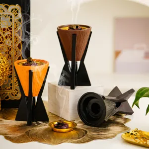 Brûleur d'encens en résine avec design en bois, idéal pour le parfum d'intérieur et la déco arabe.