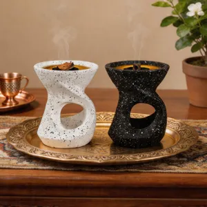 Quemador de incienso de resina creativo moderno con diseño hueco, decoración de escritorio.