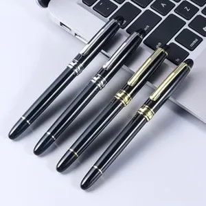 Set de bolígrafos de metal negro con clips dorados y plateados para oficina y escritura.
