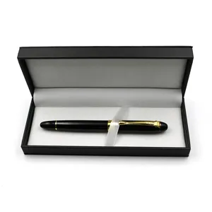 Schwarzer Füllhalter mit Goldrand im edlen Geschenkkarton für Bürobedarf und Schreibwaren