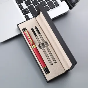 Coffret cadeau de stylo roller dragon style chinois avec recharges en boite noire.