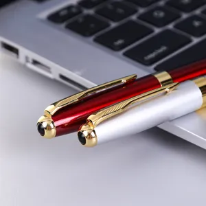 Metalen vulpen business cadeauset met gouden clip en tweetalige houder voor soepel schrijven.