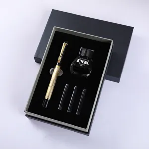 Luxe zakelijke vulpen geschenkset met inktfles en cartridges voor dagelijks schrijven.