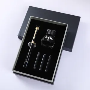 Luxe vulpen cadeaupakket met zwarte inktfles en patronen in een stijlvolle doos.