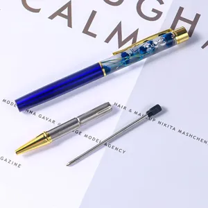 Kreativer Trockenblumen Oel gefuellter Kugelschreiber schwebende blaue Bluete Geschenk Stift.
