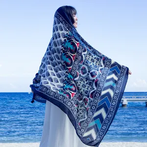Grande foulard da spiaggia etnico e scialle parasole per donna, perfetto per vacanze estive.