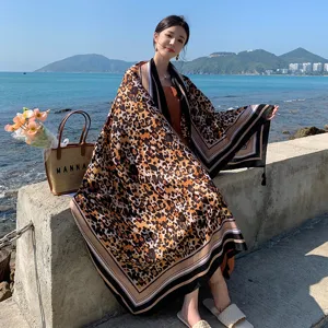 Sciarpa scialle da spiaggia con stampa leopardata donna protezione solare estiva elegante moda