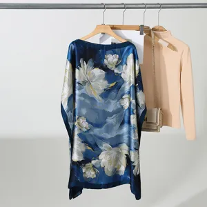 Dames blauwe bloemenprint transparante zijde gevoel boothals losse bescherming top