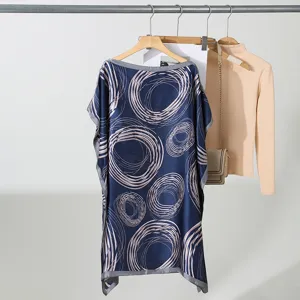 Dames blauw abstract cirkel print boothals losse zomer zonbescherming top stijlvol