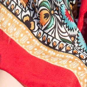 Bohemian floral pattern print scarf for women, ethnic style tassel shawl wrap accessory.