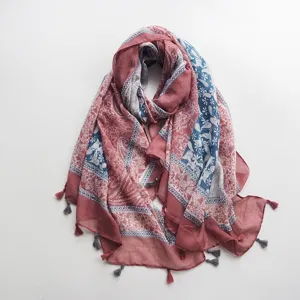 Écharpe châle à franges imprimé style ethnique, motif cachemire floral tissu léger accessoire.
