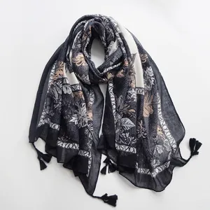 Écharpe en lin et coton imprimé floral bleu marine avec franges, châle élégant.