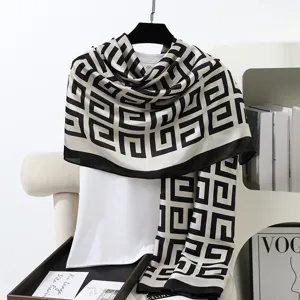 Elegante sciarpa in seta con stampa geometrica da donna, foulard estivo leggero da spiaggia.