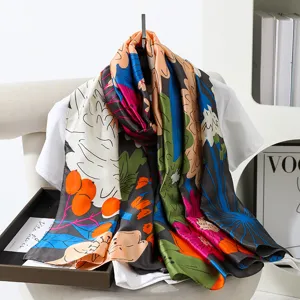 Sciarpa in seta con stampa floreale retrò da donna, foulard lungo leggero per spiaggia estiva.