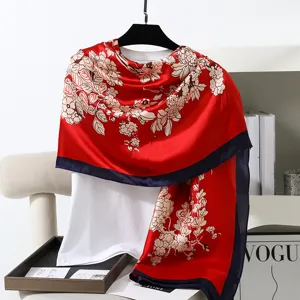 Sciarpa di seta rossa da donna stampa floreale scialle lungo elegante telo mare protezione